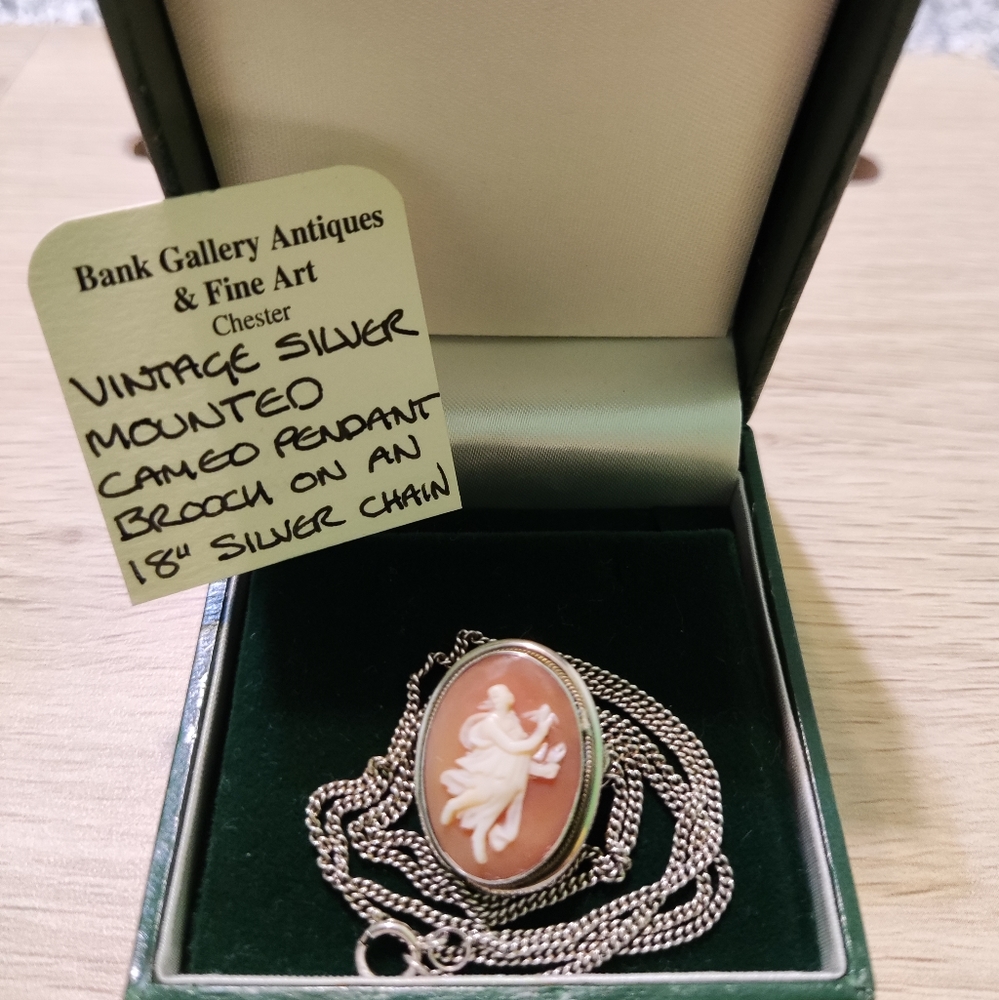 Vintage silver mounted cameo pendant brooch on an 18in silver chain